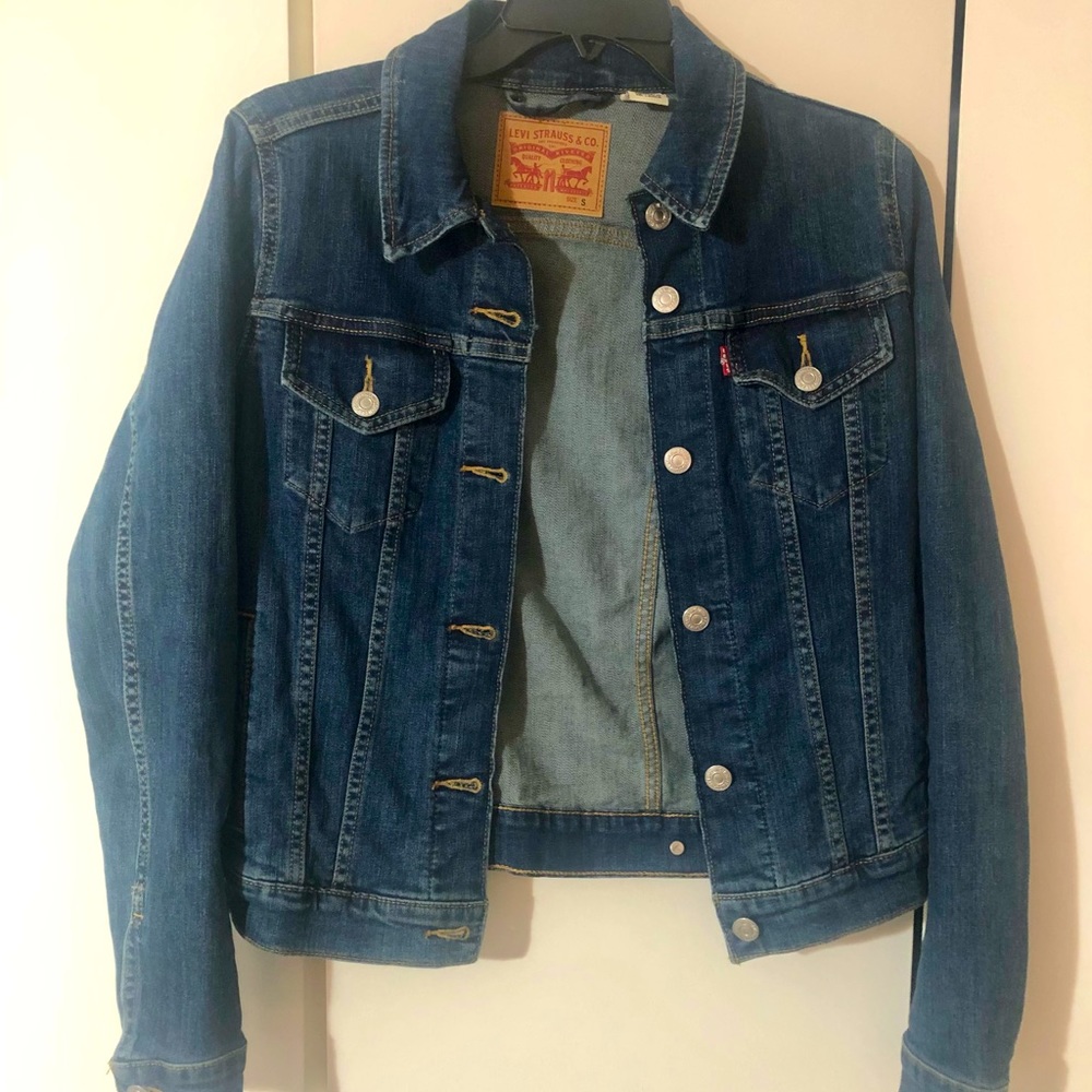 Levi’s Trucker jacket-size Small